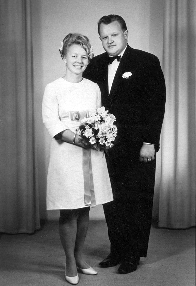 Eeva Ahtisaari (o.s. Hyvärinen) ja Martti Ahtisaari menivät naimisiin vuonna 1968.